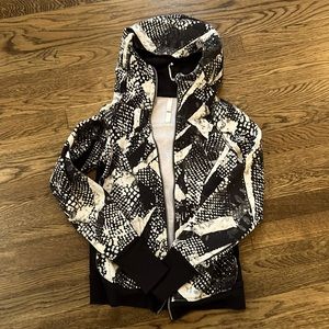 Lulu Lemon Scuba Hoodie size 2